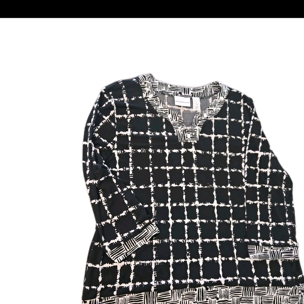Alfred Dunner Black and White Patterned V-Neck Sweater - Picture 7 of 15